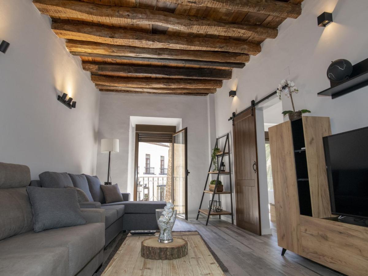 Elegante Apartamento Para 5 En El Centro De Caceres Con Wifi Exterior photo