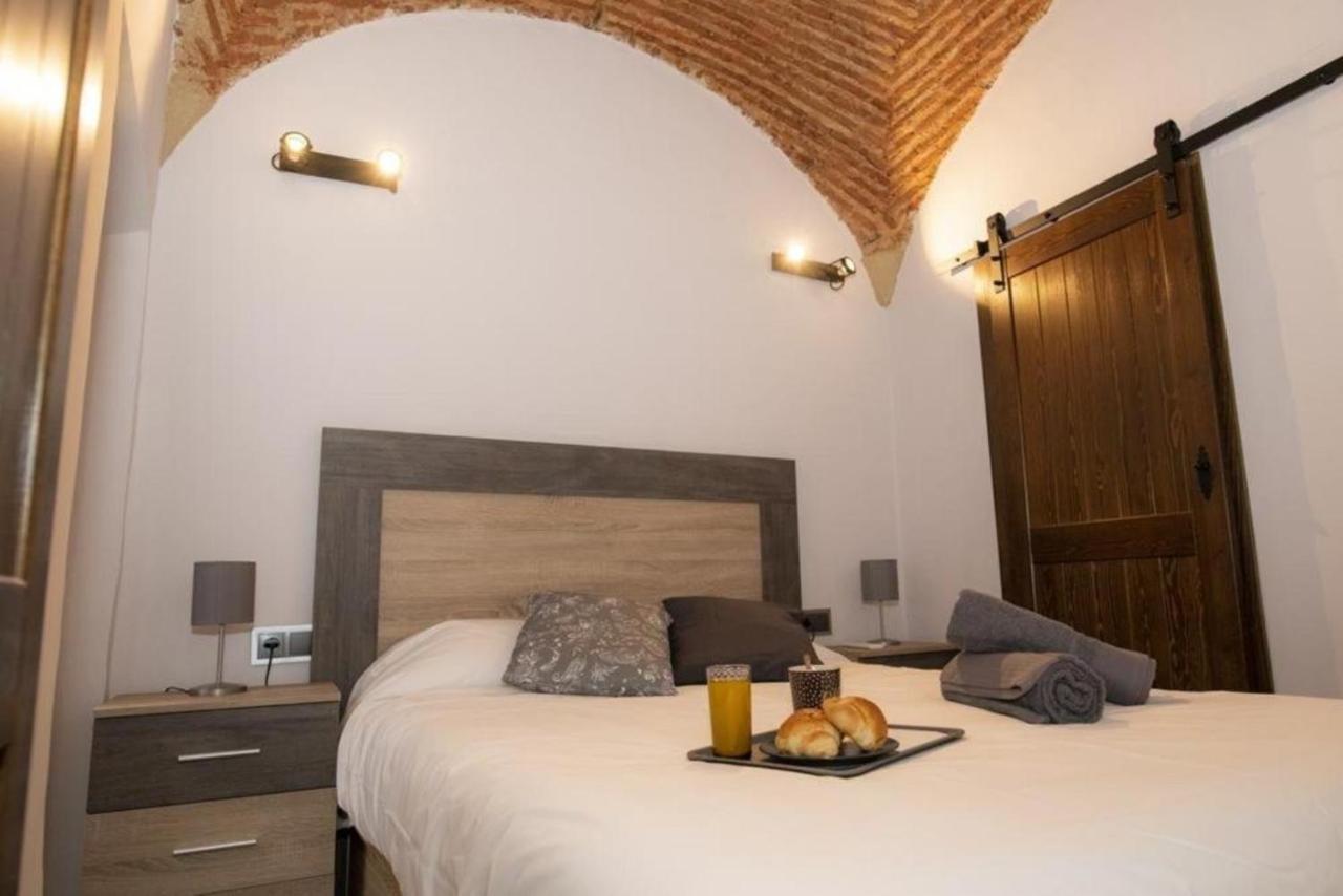 Elegante Apartamento Para 5 En El Centro De Caceres Con Wifi Exterior photo