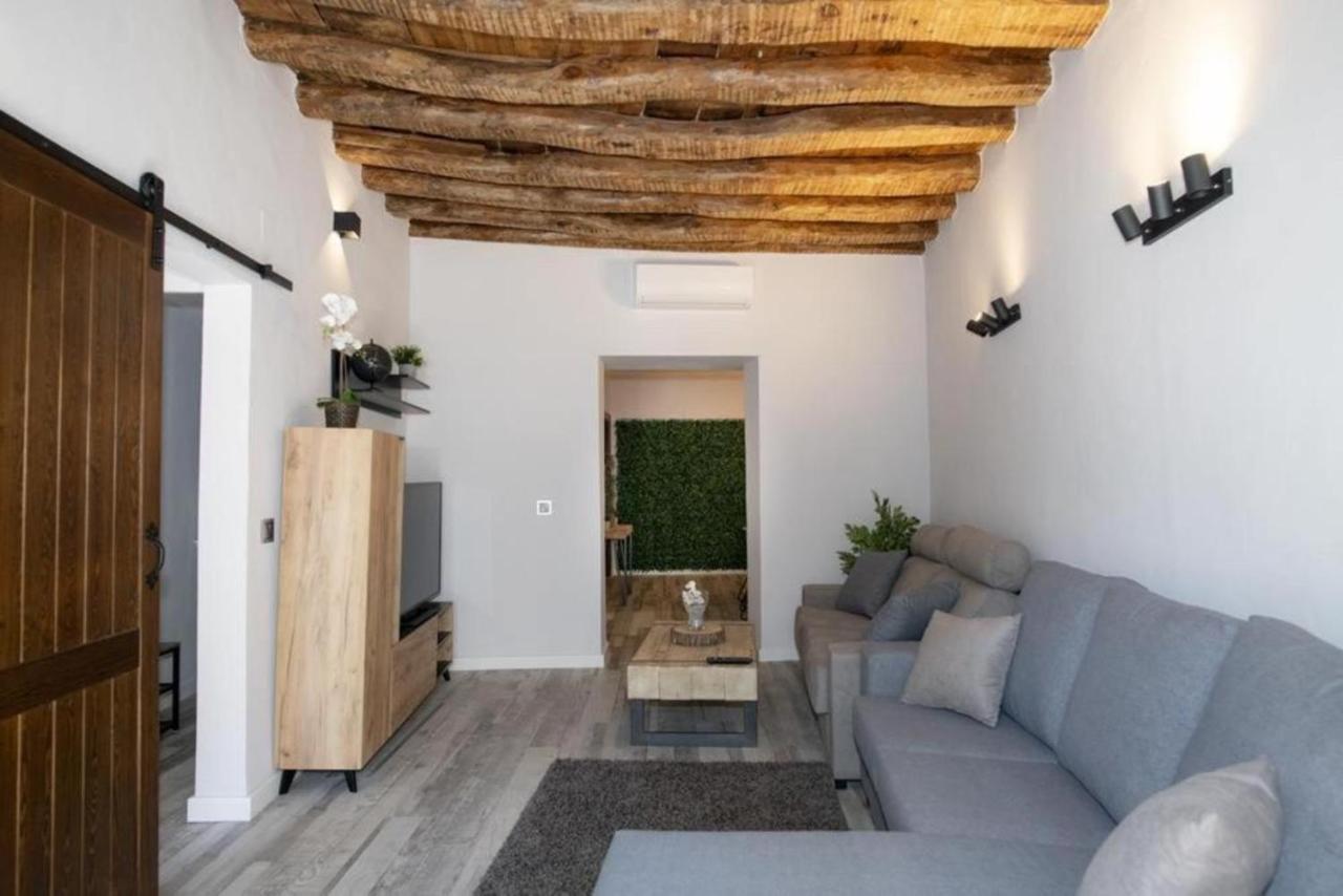 Elegante Apartamento Para 5 En El Centro De Caceres Con Wifi Exterior photo