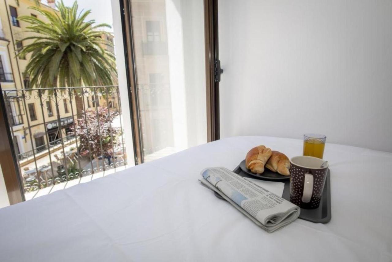 Elegante Apartamento Para 5 En El Centro De Caceres Con Wifi Exterior photo